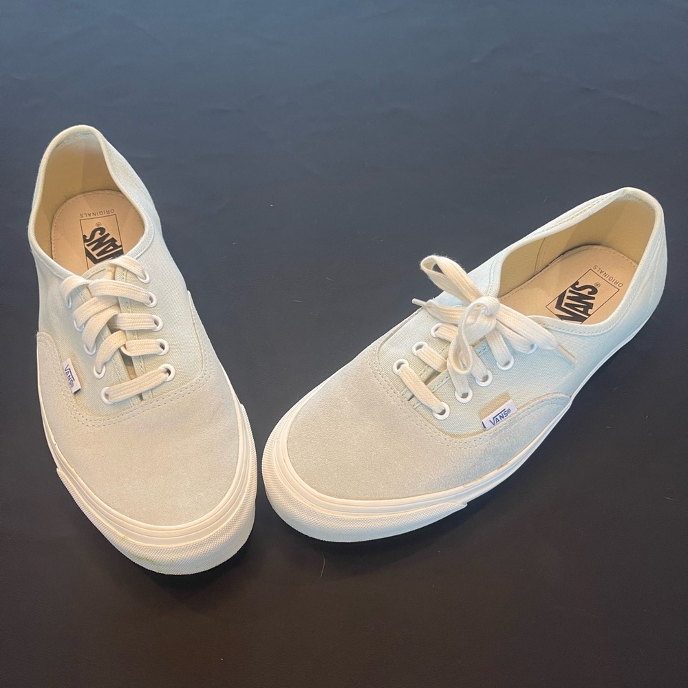 Vans Men's Cream Sneakers